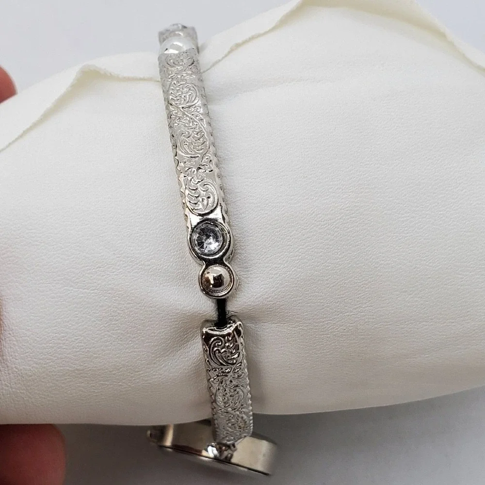 22MM Women's Bracelet Watch White Dial Gray Bracelet Band 7.75